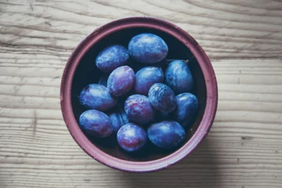 Plums-The Perfect Fruit for Digestion and Health