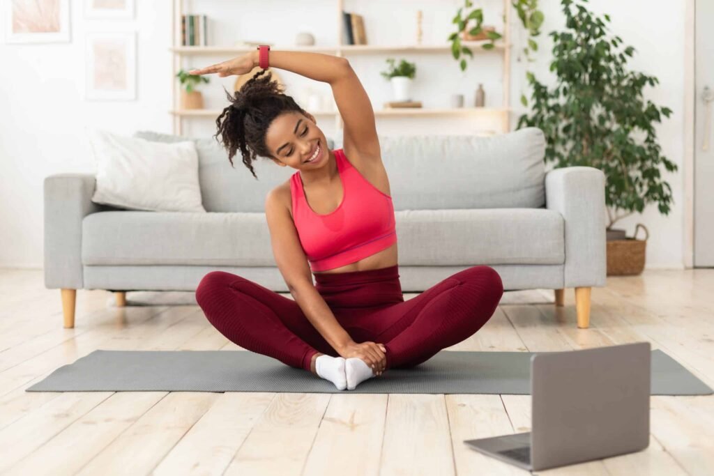Step-by-step home workout routine blueprint for beginners showing reps and rest times.