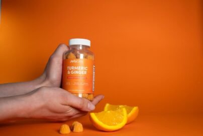 7 Reasons You Should Take a Ginger and Turmeric Shot Every Day